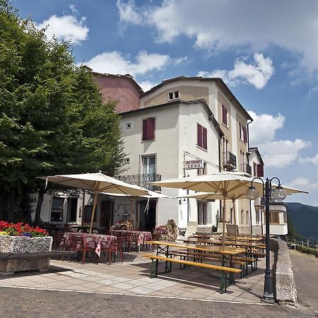 Albergo Ristorante Leso Боско-Кьезануова Экстерьер фото